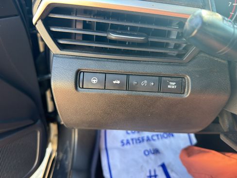 Used 2020 Nissan Altima 2.0 Platinum FWD image 10