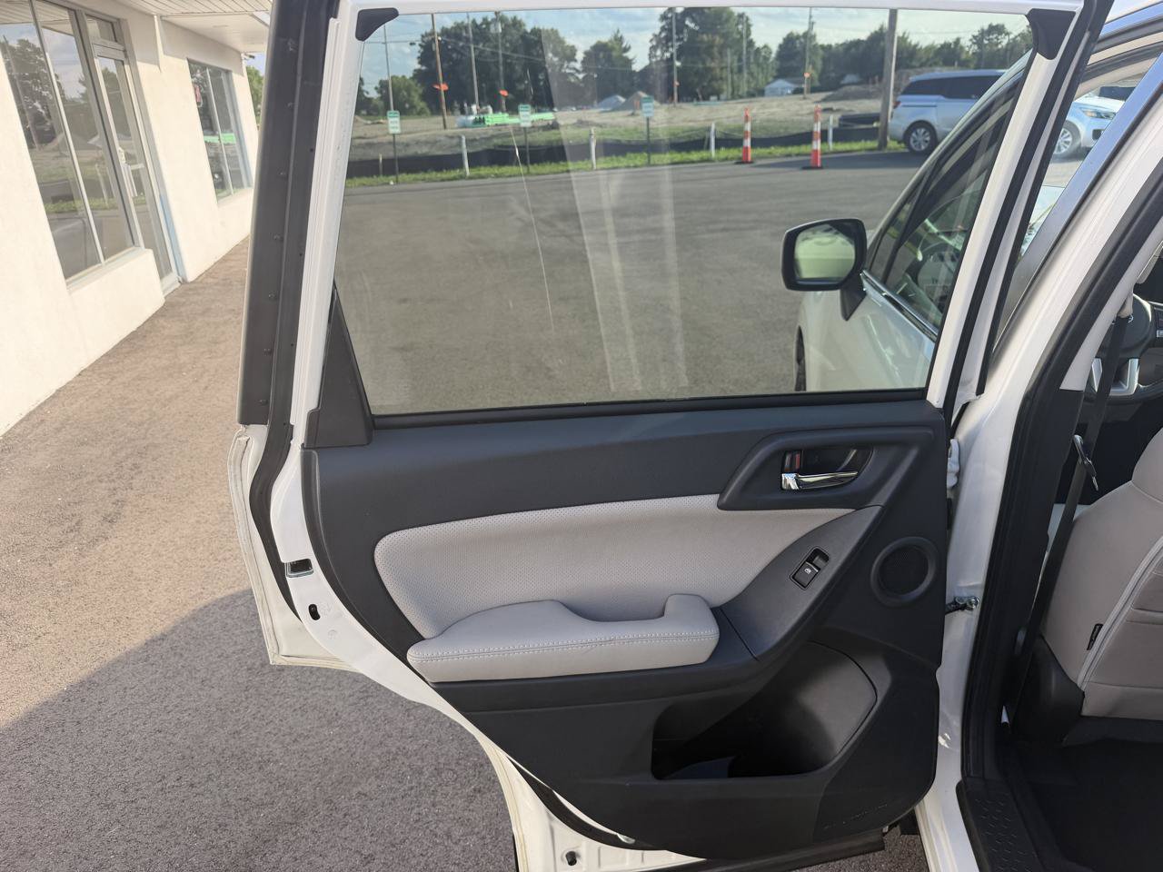 Used 2017 Subaru Forester 2.5i Limited AWD/4WD image 27