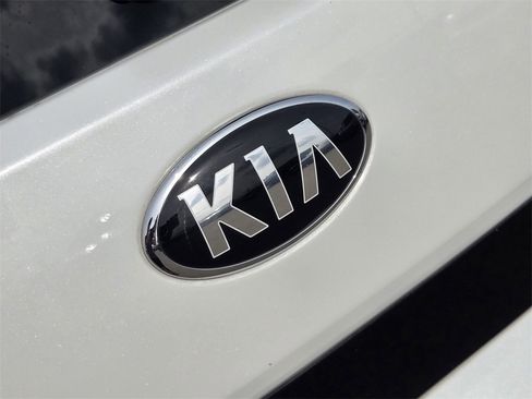 Used 2021 Kia Soul LX image 8