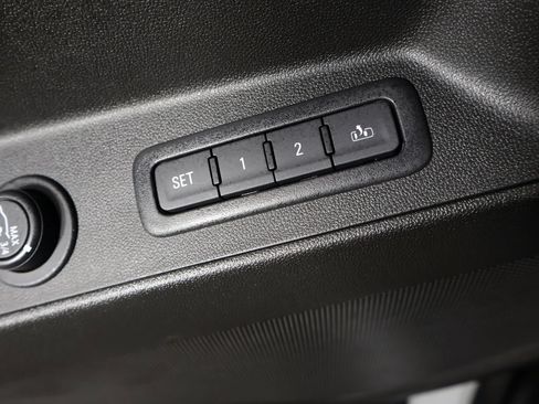 Used 2023 Chevrolet Equinox Premier FWD image 37