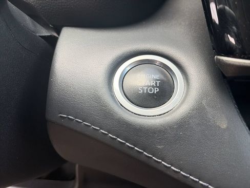 Used 2021 Toyota Highlander L FWD image 27