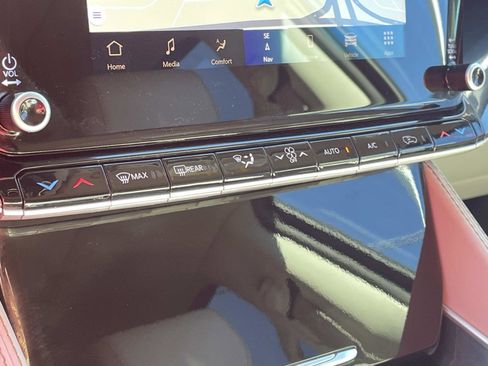 Used 2024 Jeep Wagoneer L Base w/ Premium Group I image 23