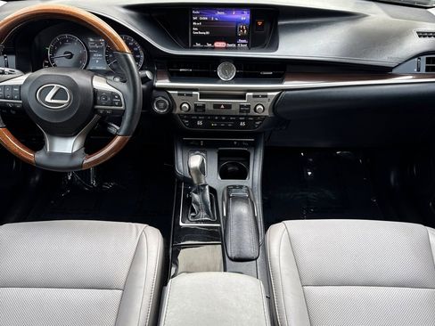 Used 2018 Lexus ES 350 w/ Navigation System Package image 12