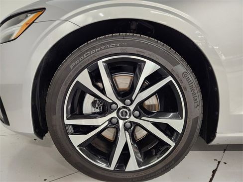 Used 2024 Volvo S60 B5 Core image 8