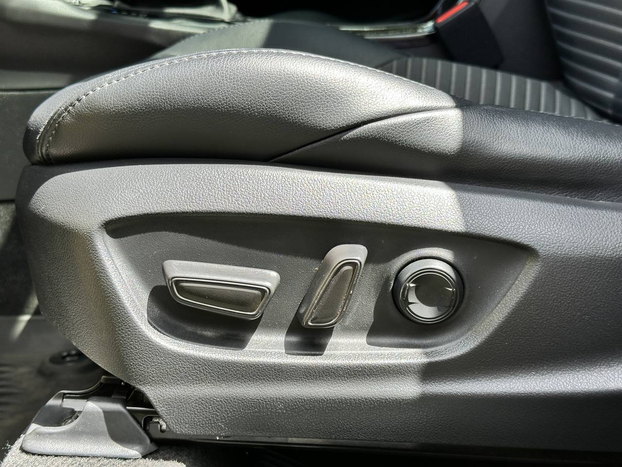 Used 2026 Toyota Corolla Cross AWD Hybrid w/ Convenience Package image 18