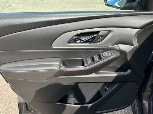 Used 2023 Chevrolet Traverse LT AWD/4WD image 16