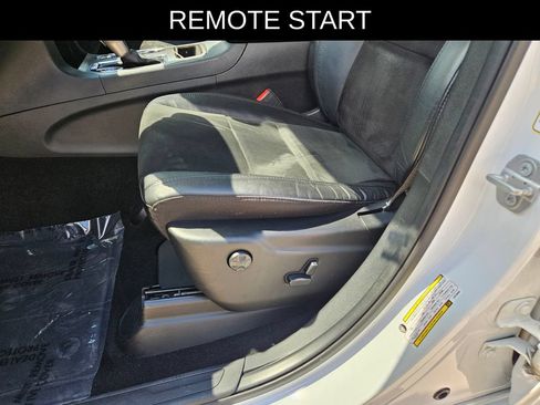 Used 2020 Jeep Grand Cherokee Altitude AWD/4WD image 18