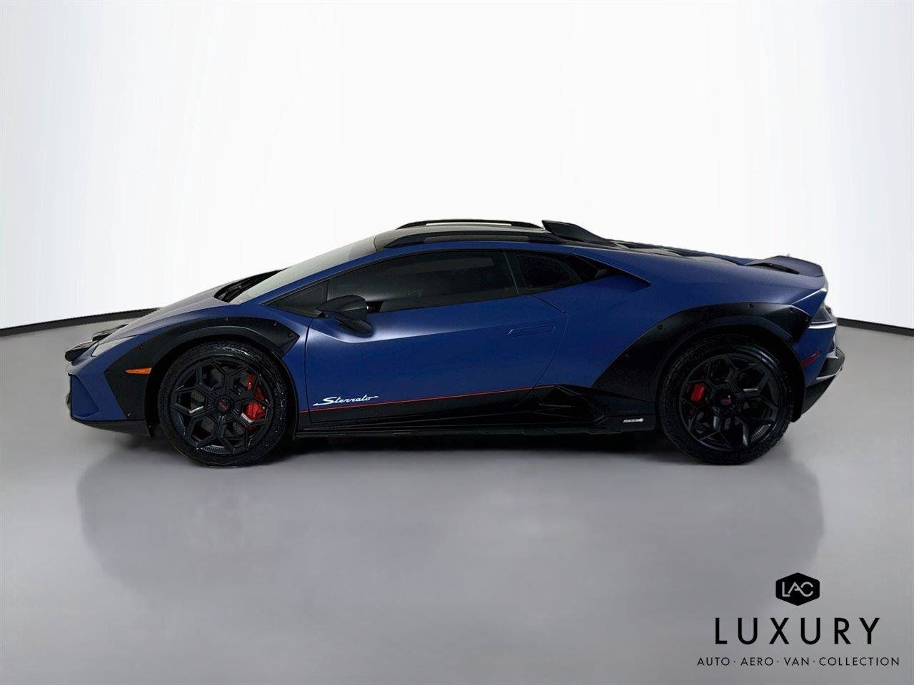 Used 2023 Lamborghini Huracan Sterrato AWD/4WD image 9
