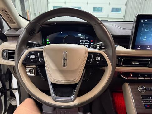 Used 2021 Lincoln Aviator Reserve w/ Equipment Group 202A AWD/4WD image 13