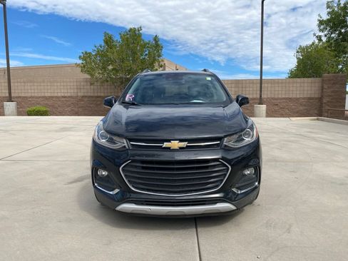 Used 2020 Chevrolet Trax Premier FWD image 2