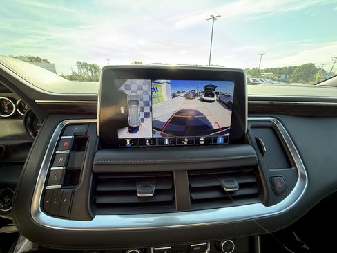 Used 2021 Chevrolet Tahoe Z71 w/ Z71 Signature Package image 27