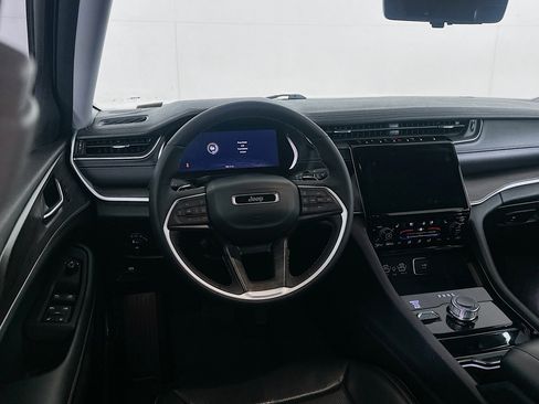 Used 2023 Jeep Grand Cherokee L Limited w/ Luxury Tech Group II AWD/4WD image 18