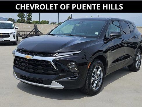 Used 2025 Chevrolet Blazer LT image 1