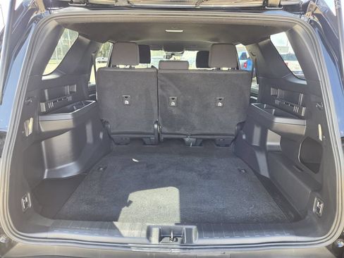 Used 2025 Toyota 4Runner SR5 AWD/4WD image 28
