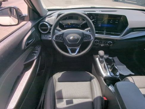 New 2026 Chevrolet Trax ACTIV w/ Sunroof Package FWD image 7