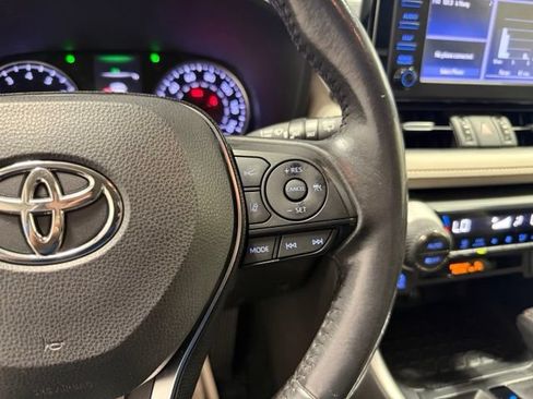 Used 2019 Toyota RAV4 XLE Premium w/ All Weather Liner Package AWD/4WD image 17