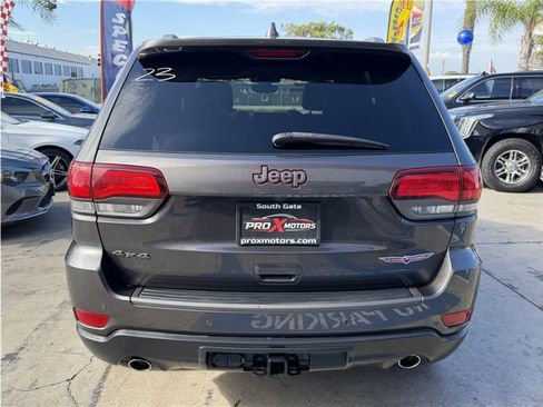 Used 2018 Jeep Grand Cherokee Trailhawk AWD/4WD image 5