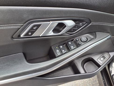 Used 2020 BMW 330i Sedan w/ Convenience Package image 17