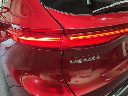 Used 2021 Toyota Venza XLE w/ Softex Package AWD/4WD image 33