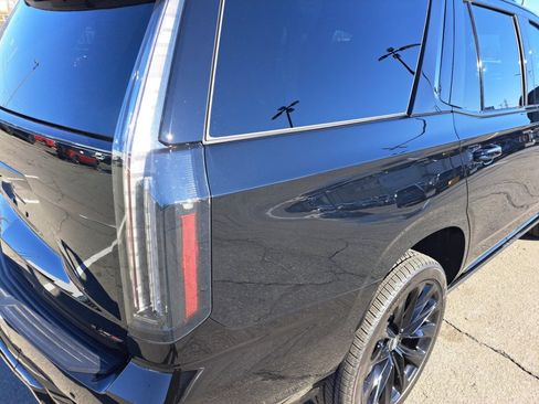 Certified 2026 Cadillac Escalade V w/ LPO, ONYX Package image 19