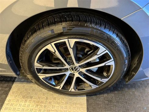 Certified 2024 Volkswagen Jetta Sport image 9