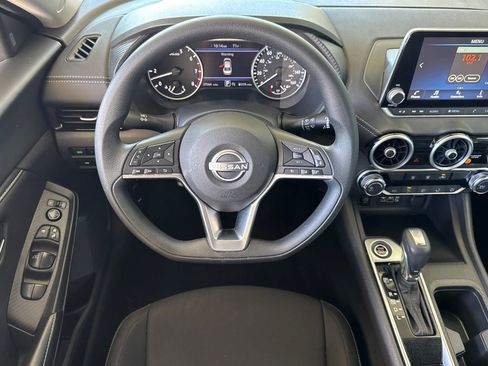 Used 2025 Nissan Sentra SV FWD image 30