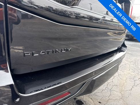 Used 2025 Ford Expedition Platinum w/ Stealth Appearance Package image 9