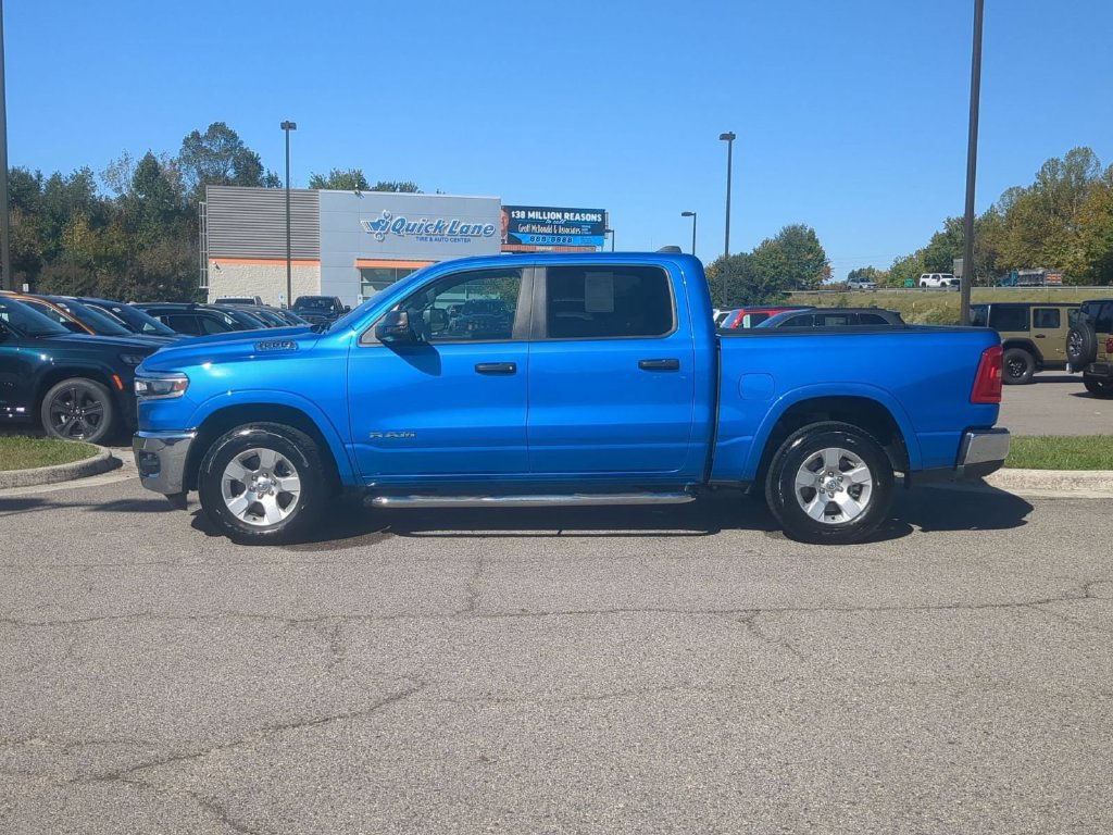 Used 2025 RAM 1500 Big Horn AWD/4WD image 2