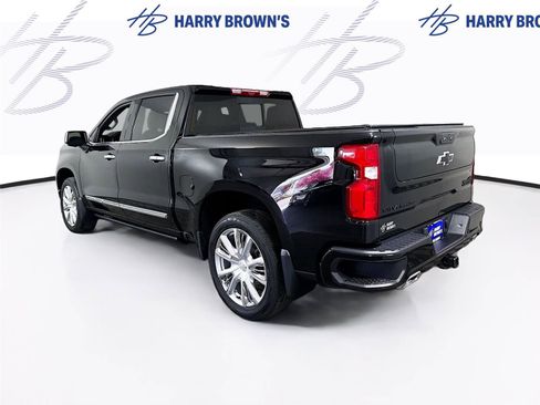 Used 2025 Chevrolet Silverado 1500 High Country w/ High Country Premium Package AWD/4WD image 31