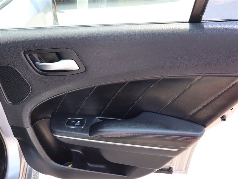 Used 2017 Dodge Charger SXT w/ Plus Group RWD image 12