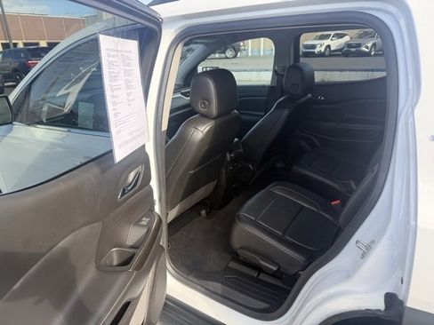 Used 2023 GMC Acadia SLT image 10