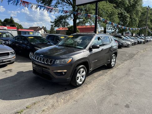Used 2020 Jeep Compass Latitude AWD/4WD image 9