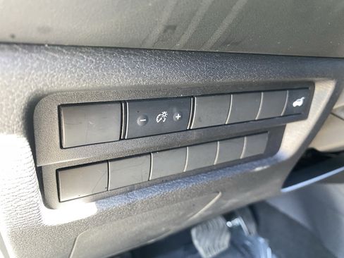 Used 2024 Mitsubishi Outlander SE AWD/4WD image 22