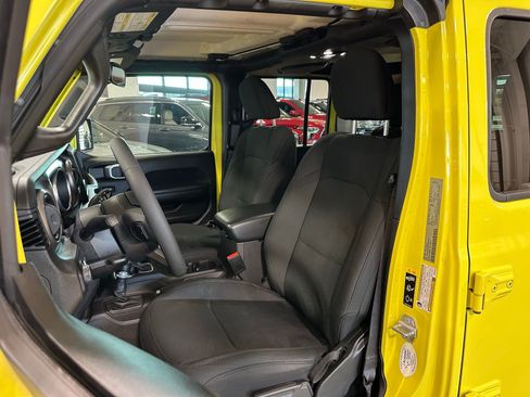 Used 2023 Jeep Wrangler Unlimited Sport image 13