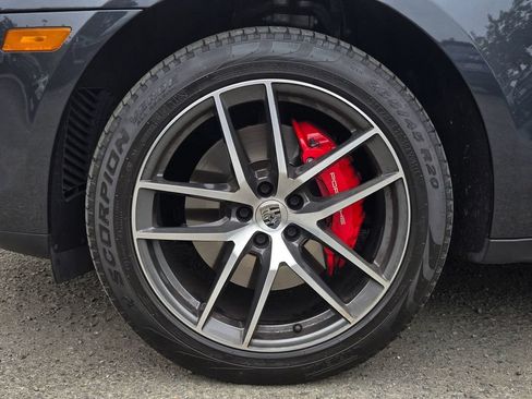 Used 2023 Porsche Macan S AWD/4WD image 9
