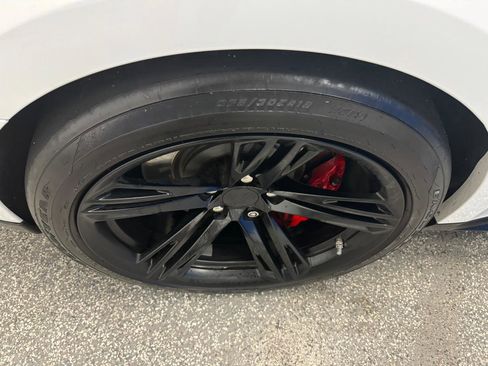Used 2019 Chevrolet Camaro ZL1 RWD image 25