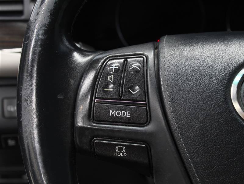 Used 2013 Lexus LS 460 AWD w/ Comfort Pkg image 12