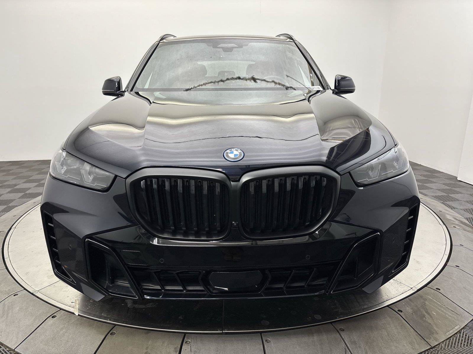 Used 2024 BMW X5 xDrive50e w/ M Sport Package AWD/4WD image 2