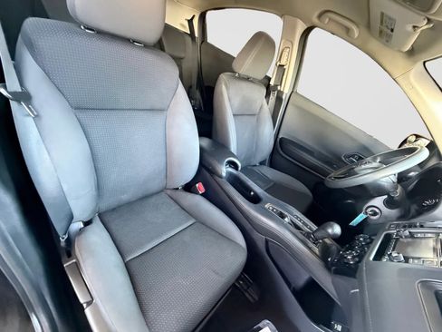 Used 2019 Honda HR-V LX image 19