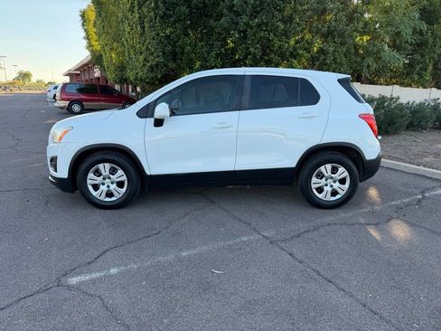 Used 2015 Chevrolet Trax LS w/ LPO, Cargo Package image 5