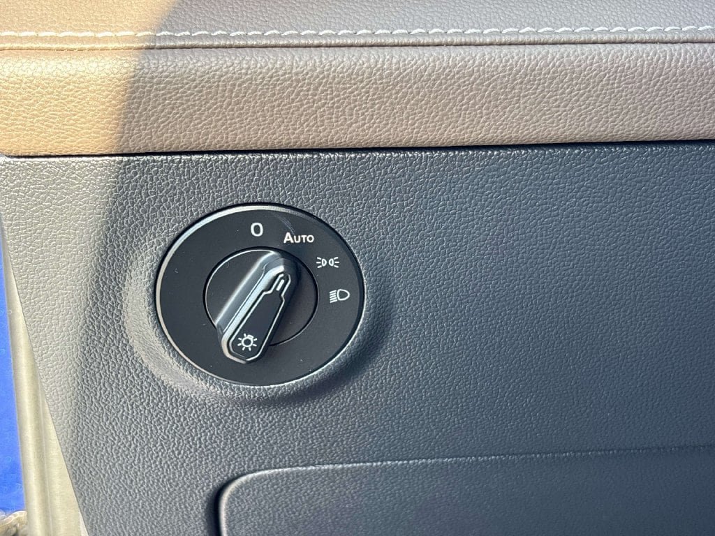 Certified 2024 Volkswagen Taos SEL AWD/4WD image 19