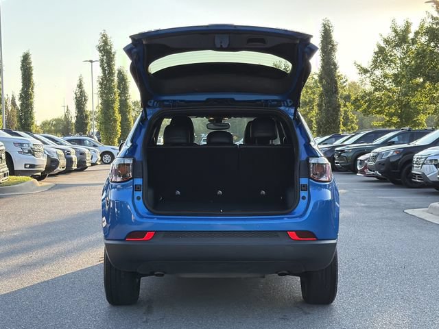 Used 2025 Jeep Compass Limited AWD/4WD image 11