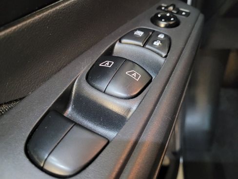 Used 2022 Nissan Kicks S FWD image 27