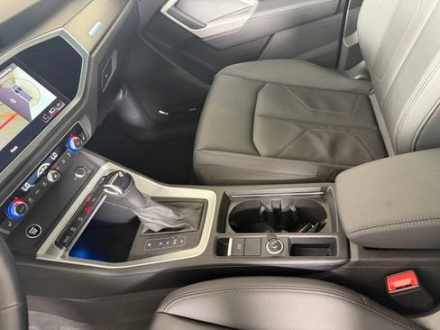 Certified 2022 Audi Q3 2.0T Premium Plus w/ Premium Plus Package AWD/4WD image 18