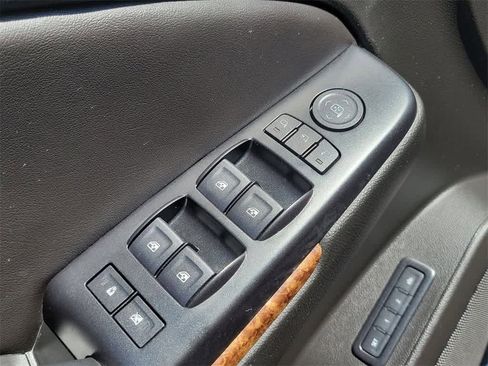 Used 2019 Chevrolet Tahoe Premier image 17