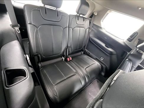 Used 2023 Jeep Grand Cherokee L Limited AWD/4WD image 28
