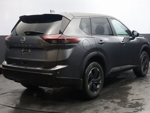 Certified 2026 Nissan Rogue SV image 4