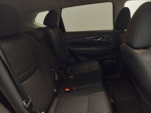 Used 2018 Nissan Rogue SV AWD/4WD image 19
