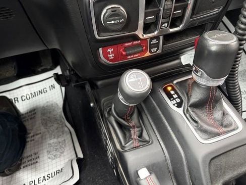 Used 2022 Jeep Gladiator Rubicon w/ LED Lighting Group AWD/4WD image 22