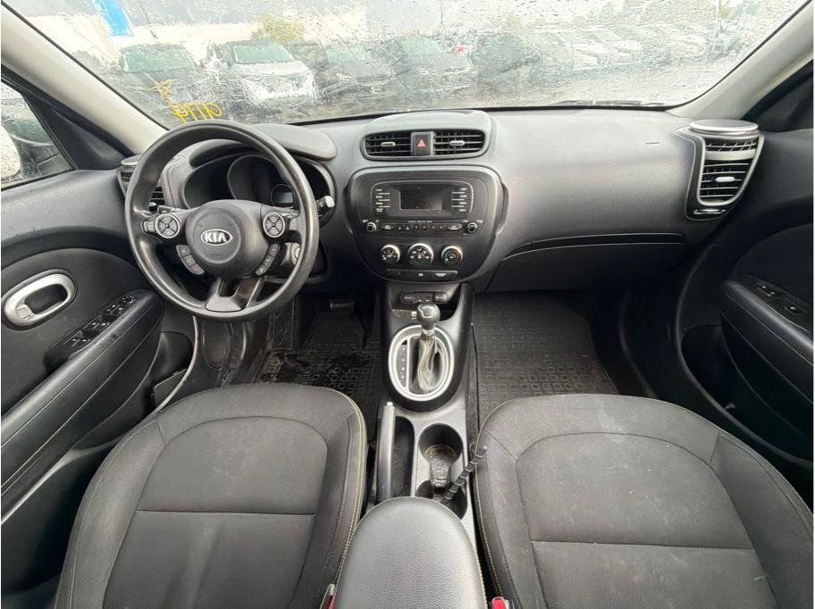 Used 2014 Kia Soul + FWD image 4